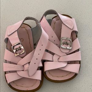 EUC pink Saltwater sandals baby size 3